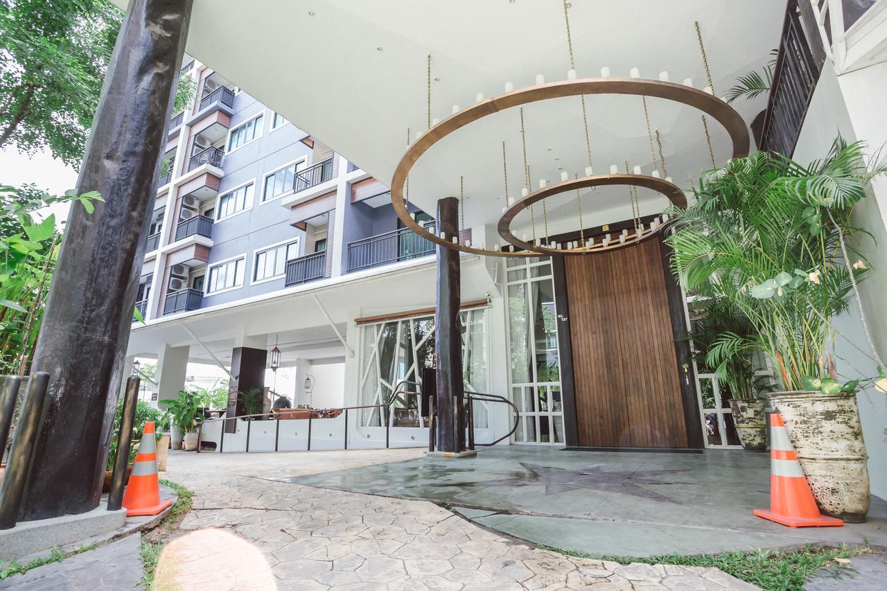 Icheck Inn Trams Square Chiang Mai Exteriör bild