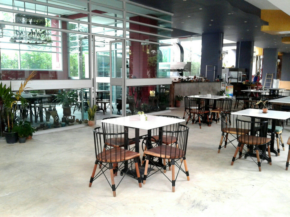 Icheck Inn Trams Square Chiang Mai Exteriör bild