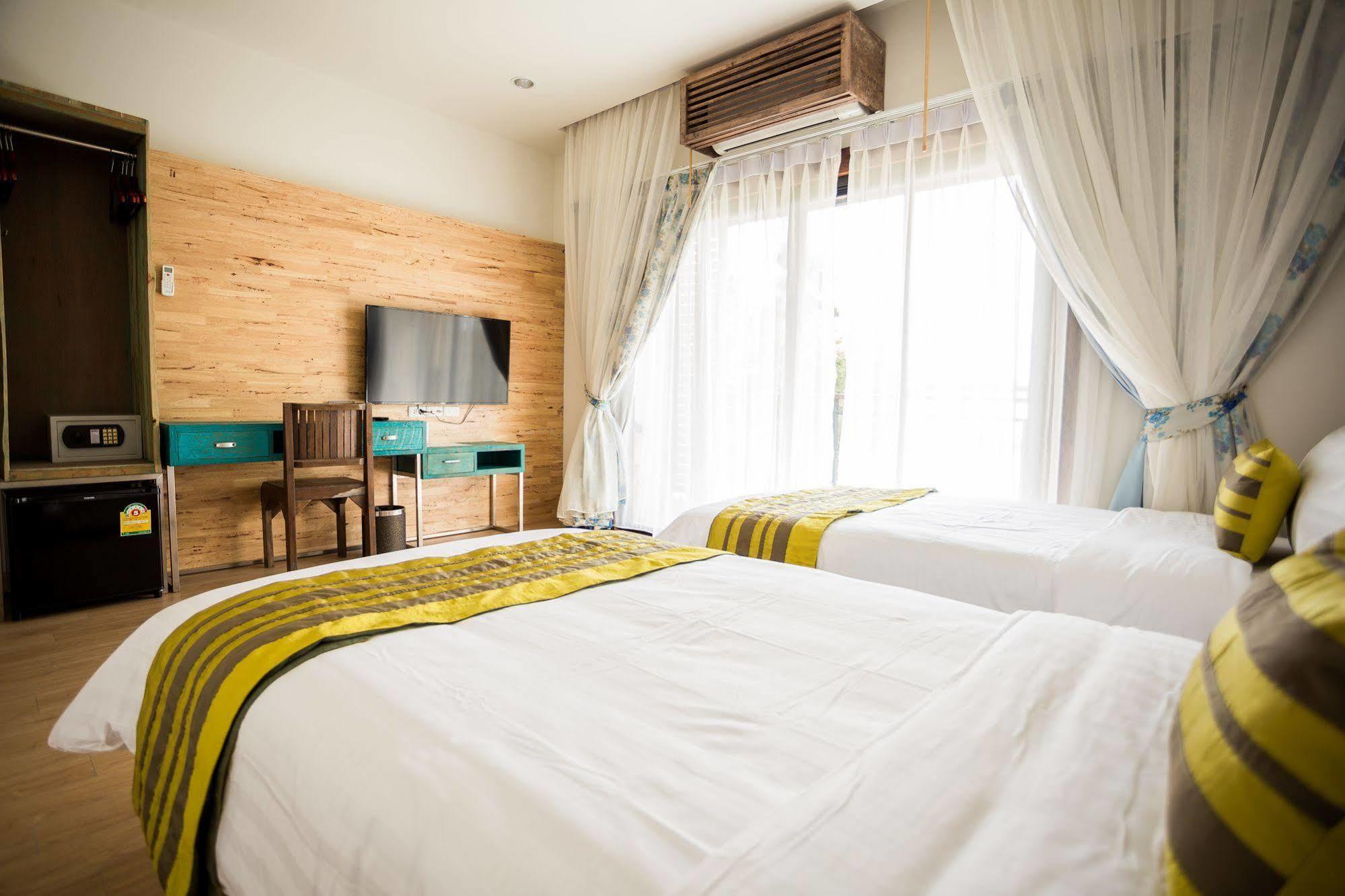 Icheck Inn Trams Square Chiang Mai Exteriör bild