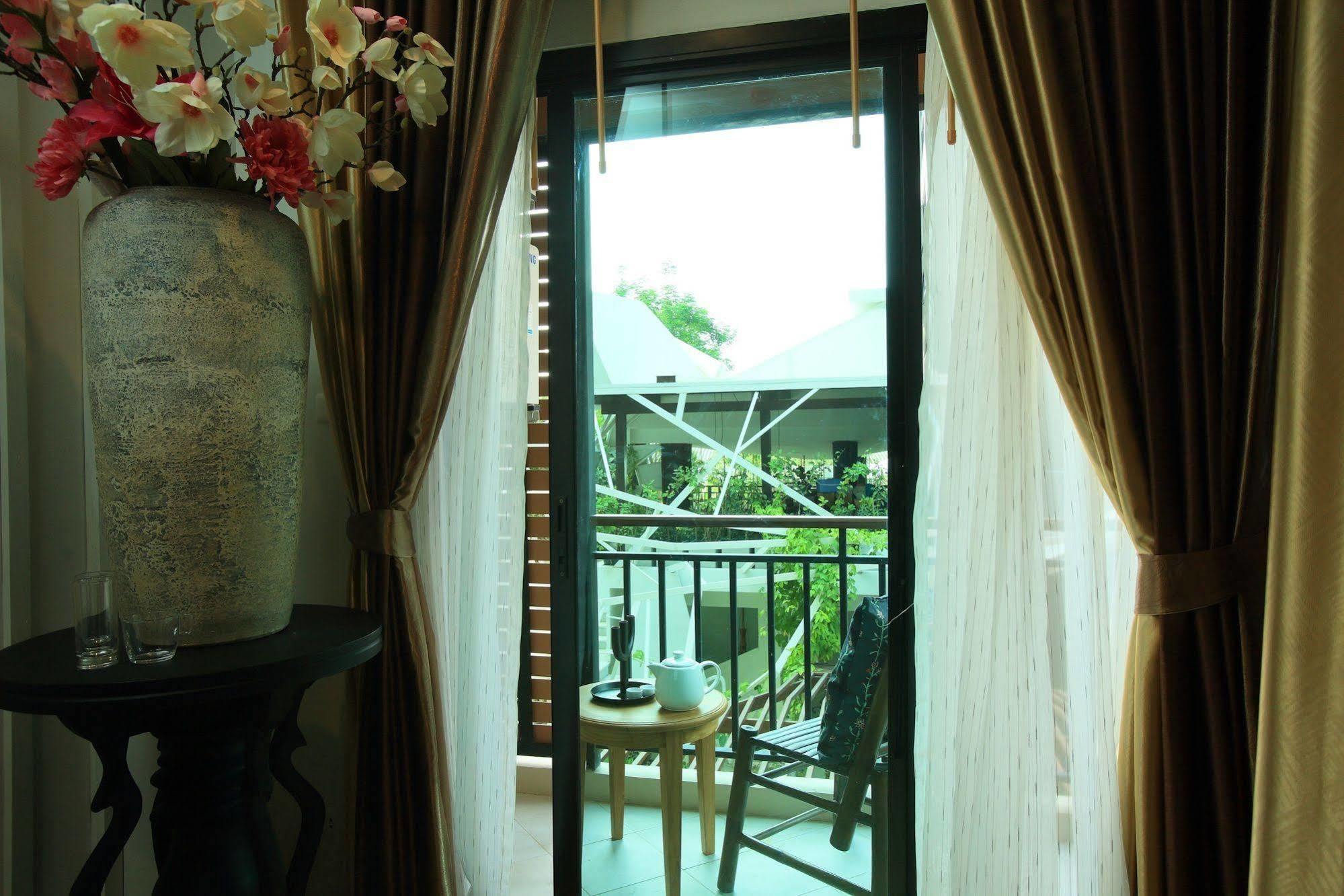 Icheck Inn Trams Square Chiang Mai Exteriör bild